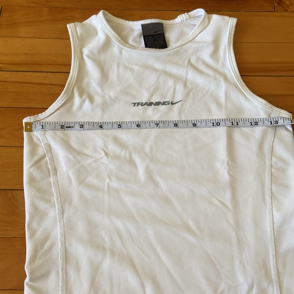FREE when you buy any item! Nike training tank top XS - Picture 2 of 3
